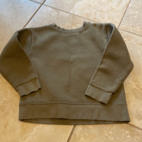 Bundle of 2 Sweatshirts - Size 4T - Picture 4 of 7